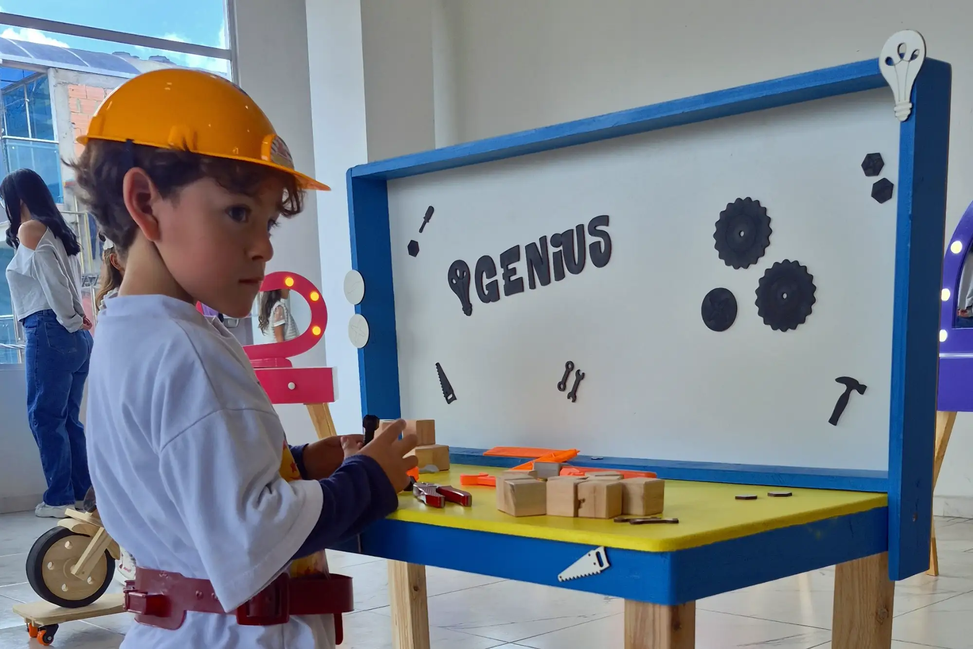 Niño Arquitecto- Figurarte Divertido Niño Arquitecto- Figurarte Divertido